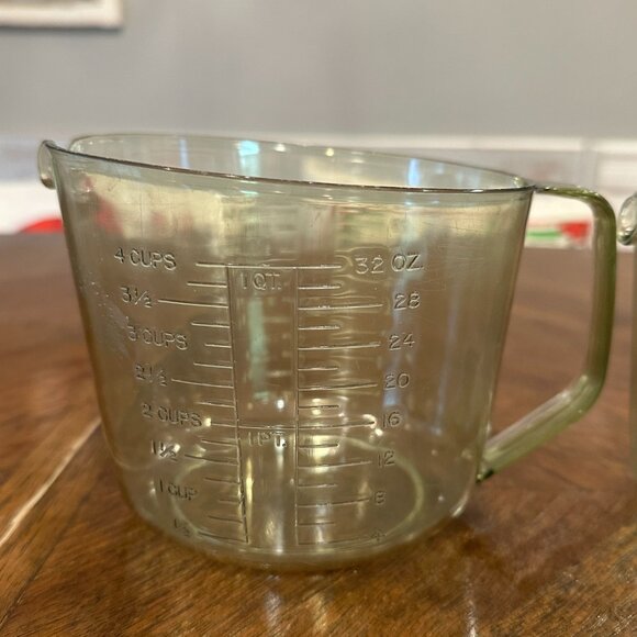 vintage Rubbermaid measuring cups (set of 3) - Picture 4 of 6